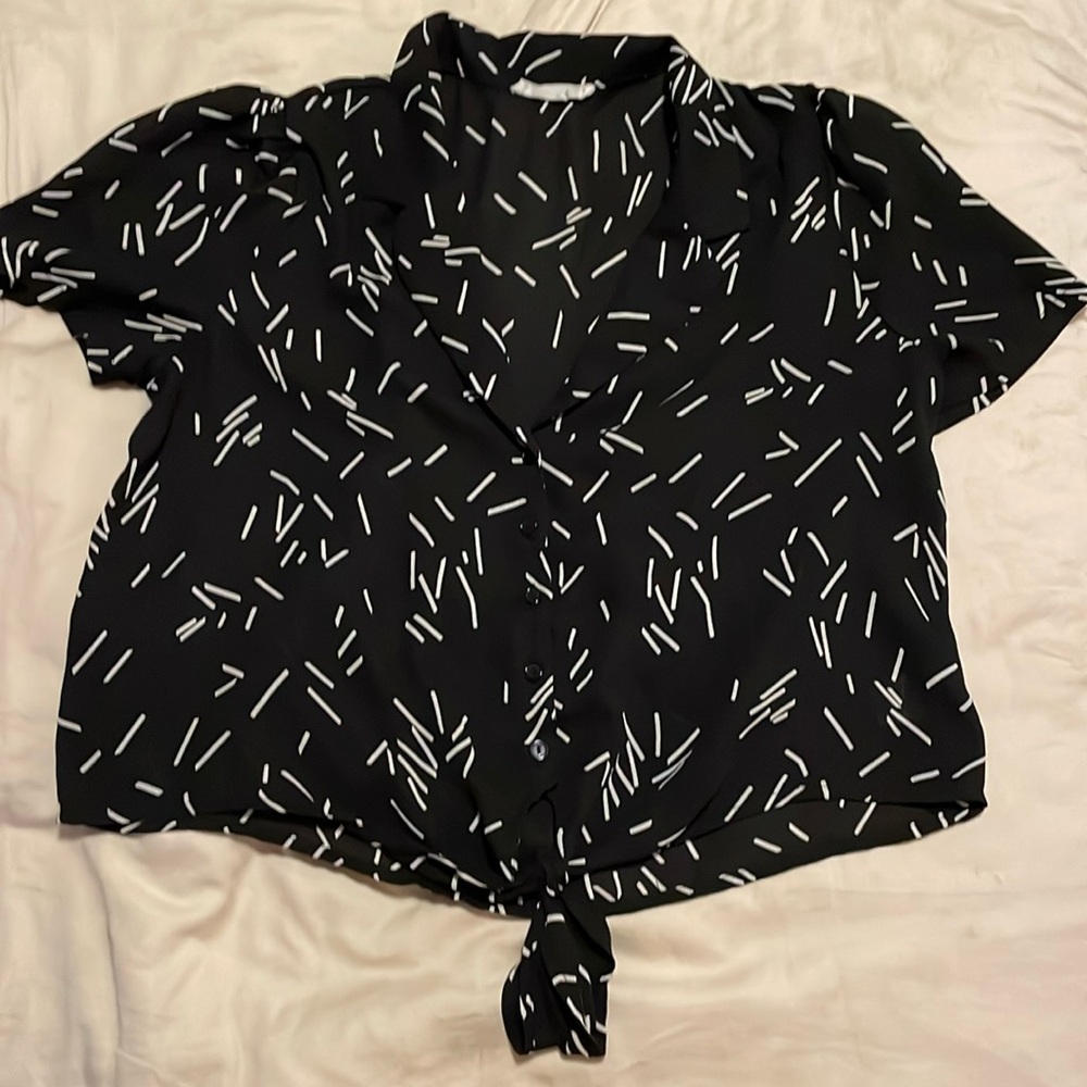 Lush short sleeve tie blouse